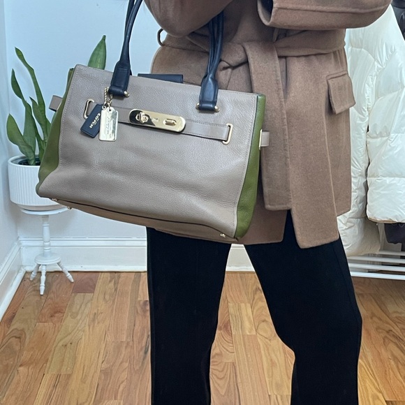 Coach Swagger Carryall Colorblock Leather Tote Satchel STONE Green Navy - Picture 5 of 15